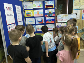 Выставка совместного творчества детей и родителей "Моя Родина - Россия!" Выставка совместного творчества детей и родителей "Моя Родина - Россия!".